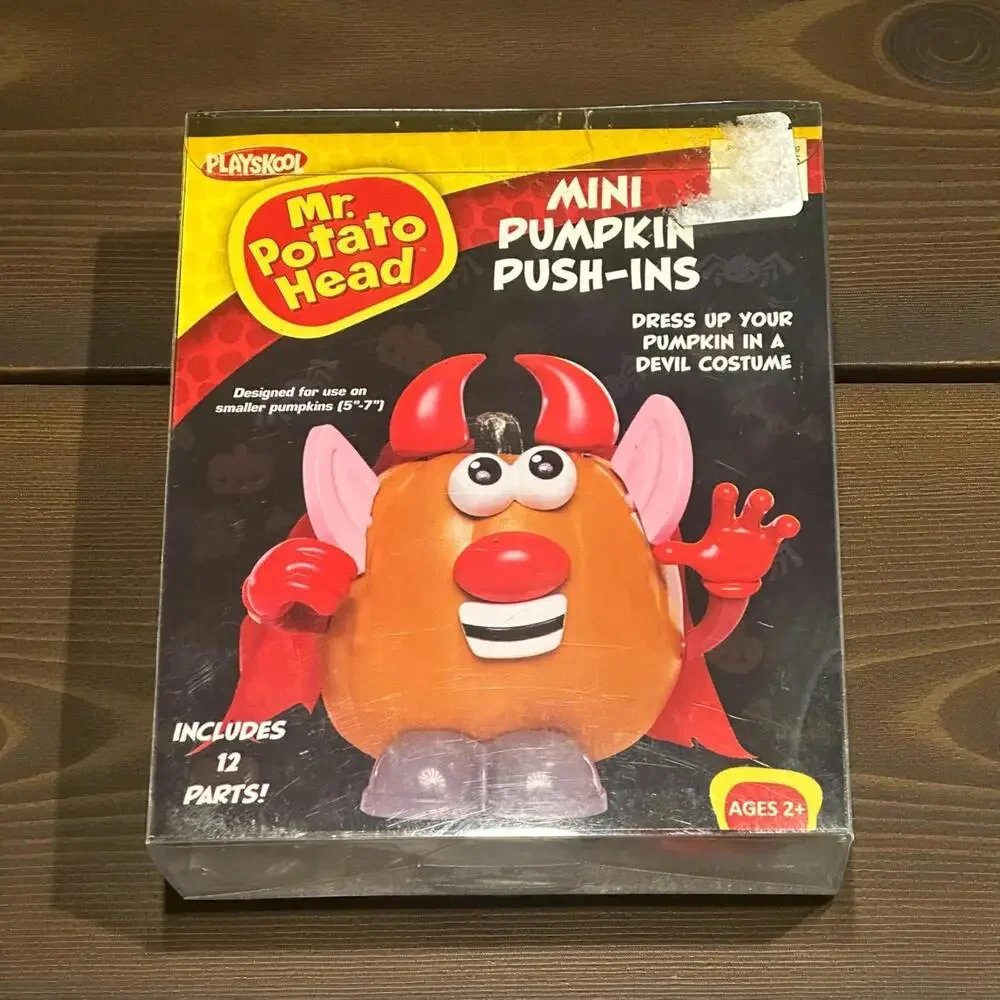 2013 PLAYSKOOL Mr. Potato Head 12 pc Pumpkin Witch Push-ins. & Devil Costume Set